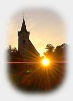 Východ slunce u kostela sv. Vavřince v Havrani – podzimní rovnodennost - ilustrativní obrázek